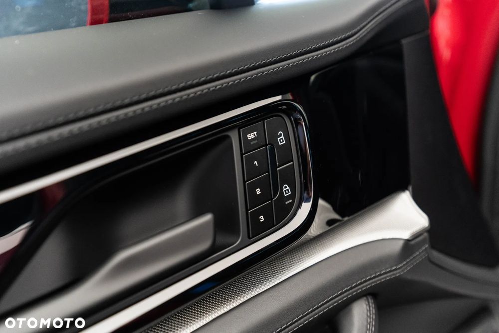 Porsche Panamera 4 - 23