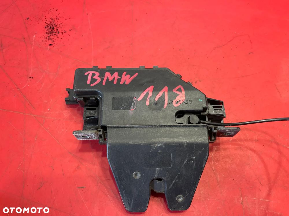 BMW E87 E81 ZAMEK KLAPY BAGAŻNIKA 7840617 - 1