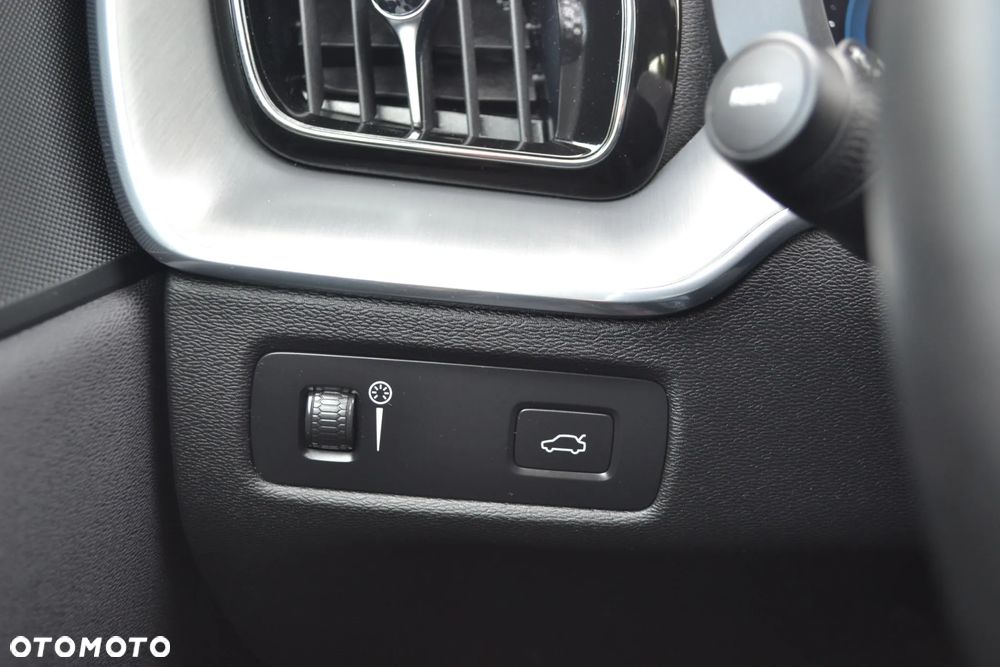 Volvo XC 60 - 21