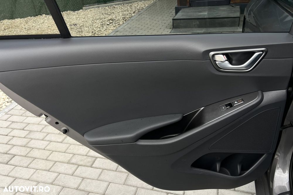 Hyundai IONIQ 1.6 GDI Premium - 21
