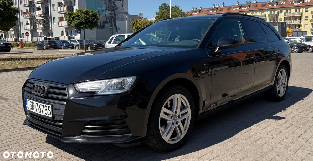 Audi A4 Avant 2.0 TDI S tronic - 1