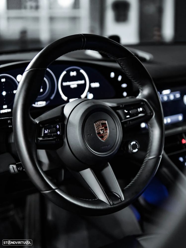 Porsche Taycan Cross Turismo 4S - 6