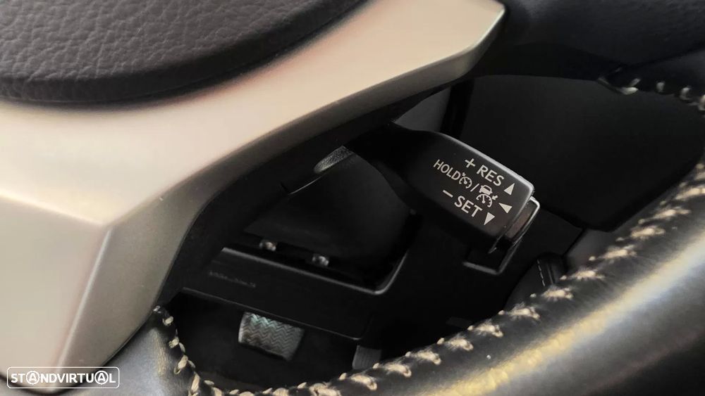 Lexus NX 300h Executive - 48