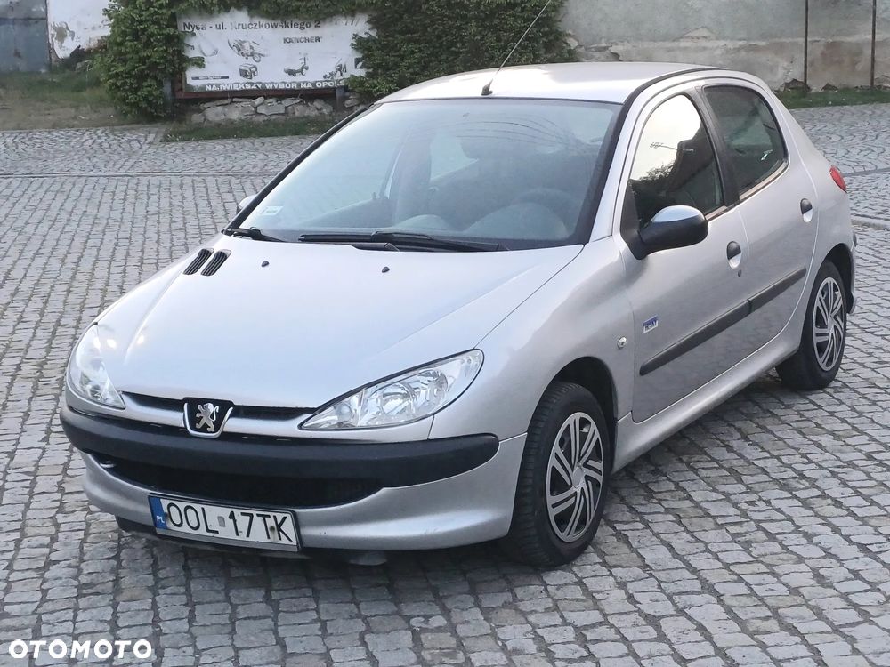 Peugeot 206 - 1