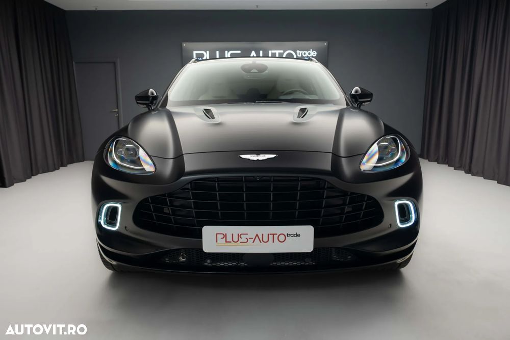 Aston Martin DBX - 3