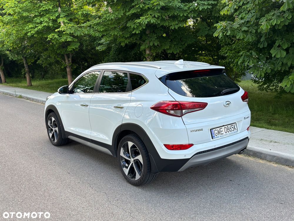 Hyundai Tucson 2.0 CRDI BlueDrive Style 2WD - 5