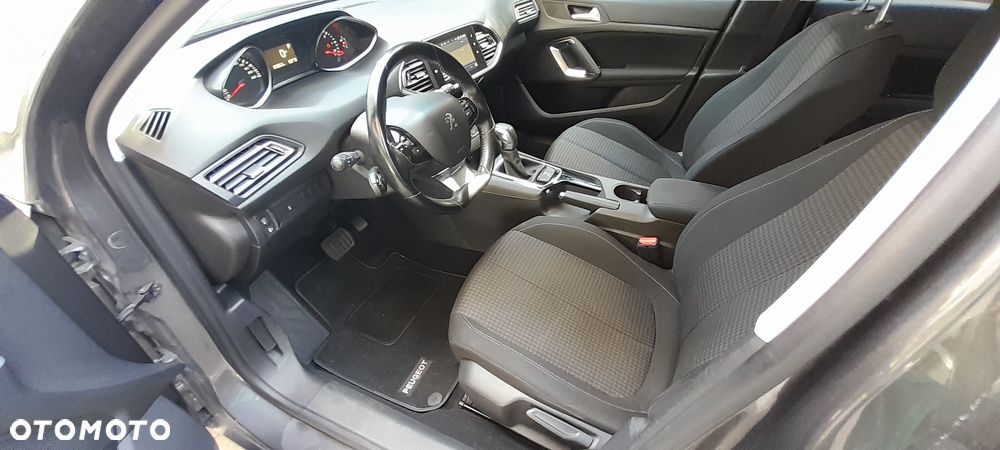 Peugeot 308 1.6 BlueHDi Active S&S EAT6 - 17