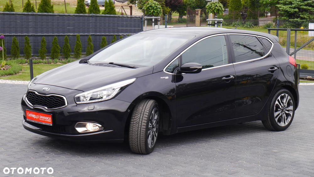 Kia Ceed 1.6 GDI ISG Platinum Edition - 17