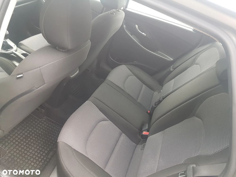 Hyundai i30 1.5 DPI Modern - 11