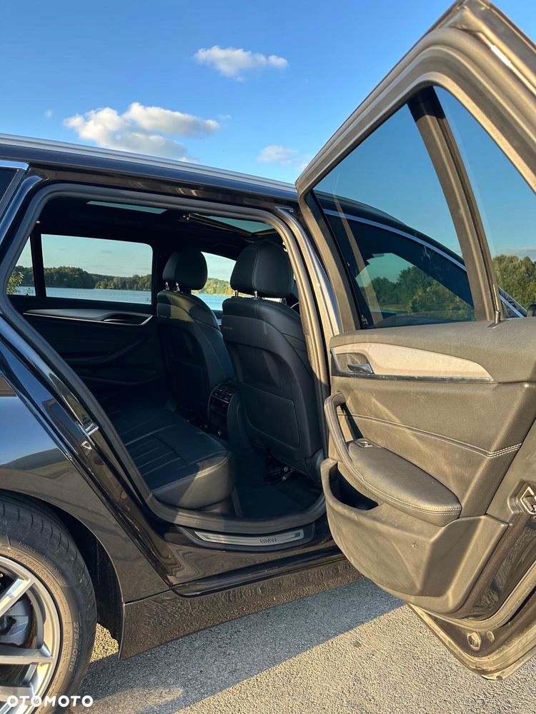 BMW Seria 5 525d Touring Luxury Line - 24