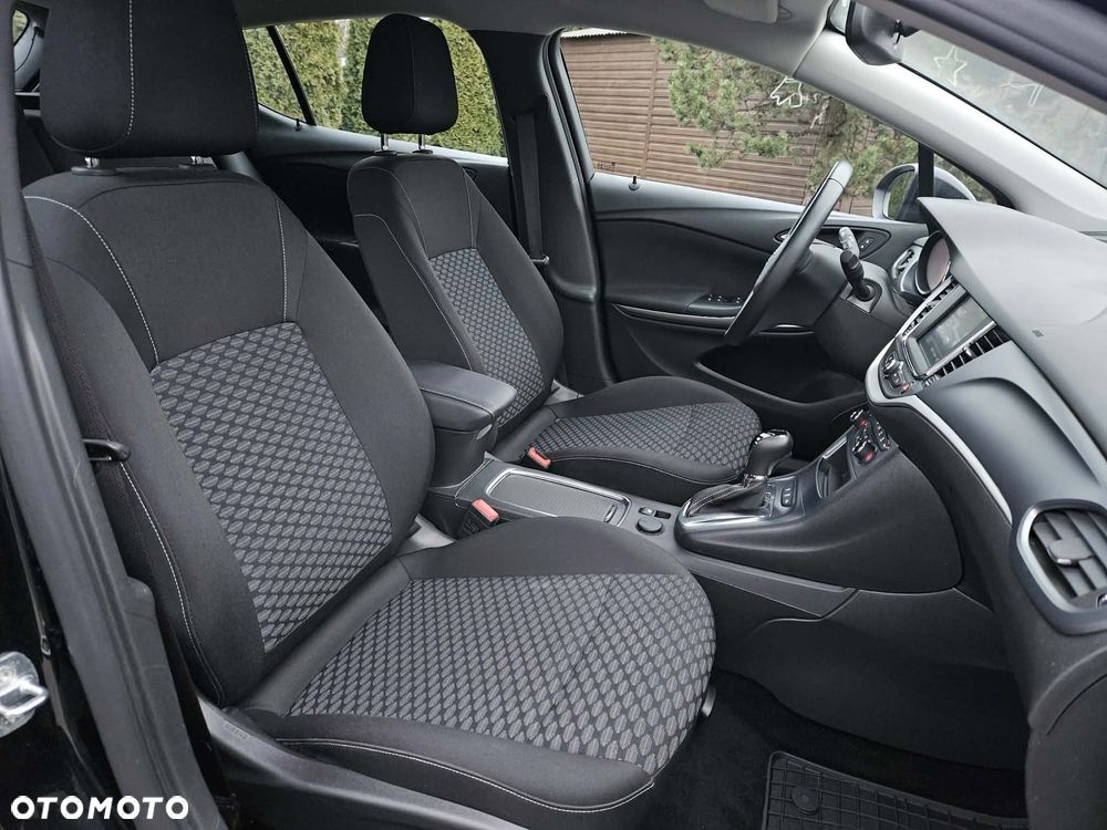 Opel Astra 1.4 T Dynamic S&S - 12