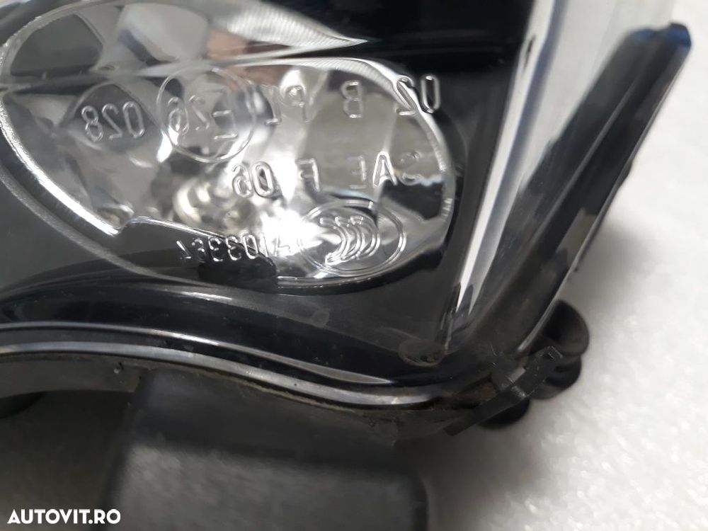 Proiector stânga BMW seria 3 - 2
