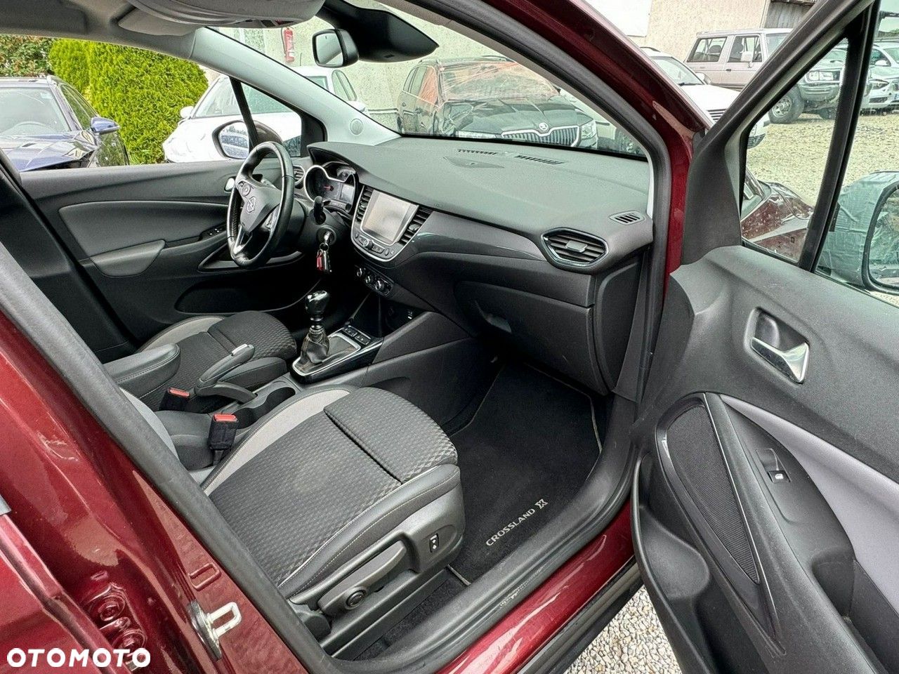Opel Crossland X 1.2 T Design Line S&S - 25