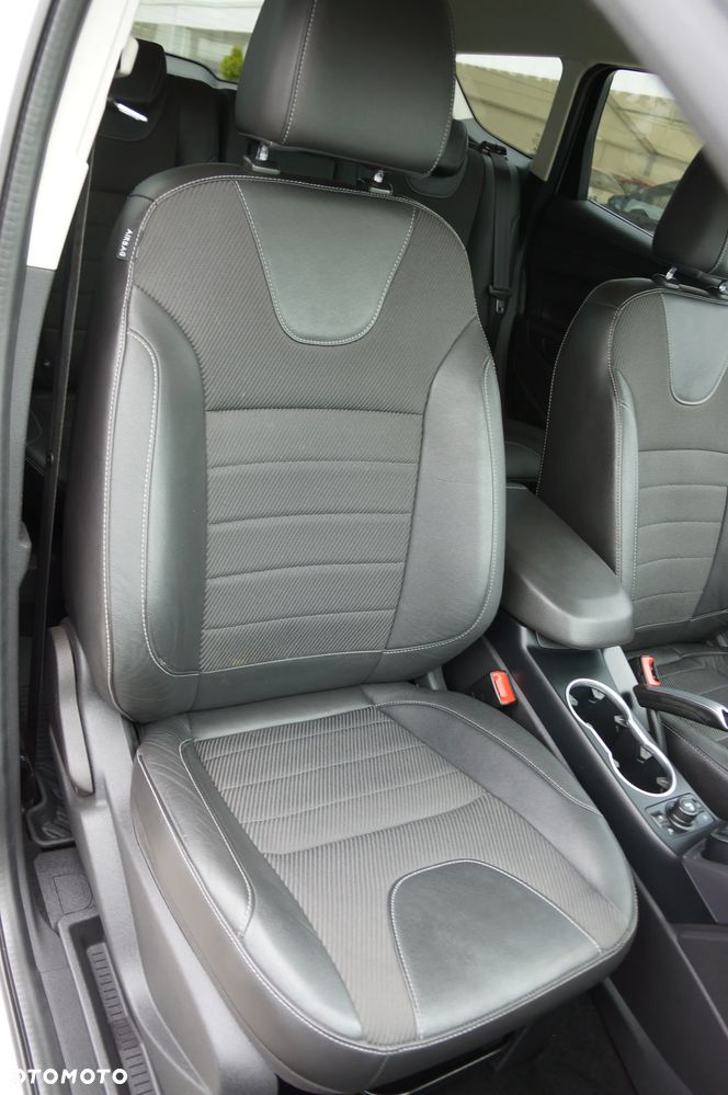 Ford Kuga 2.0 TDCi 4WD Titanium - 26