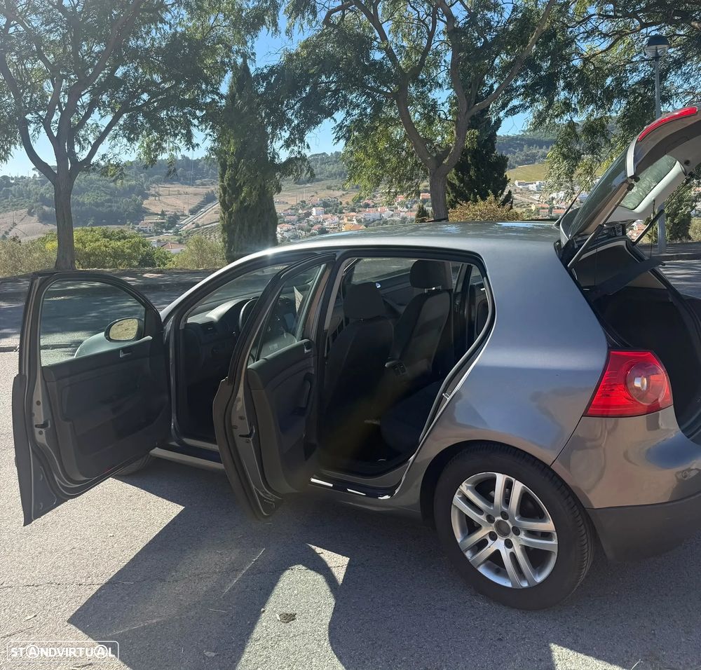 VW Golf 1.9 TDi BlueM. Confortline - 9