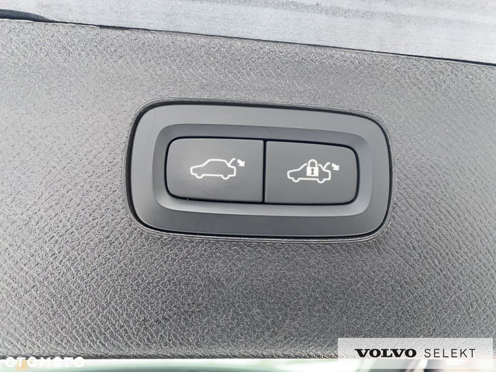 Volvo XC 90 - 21