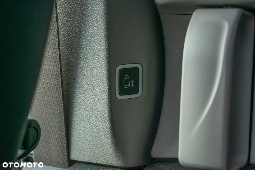 Chrysler Pacifica - 31