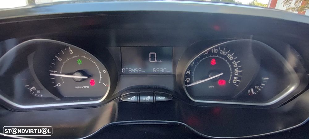 Peugeot 208 1.2 PureTech Signature - 5