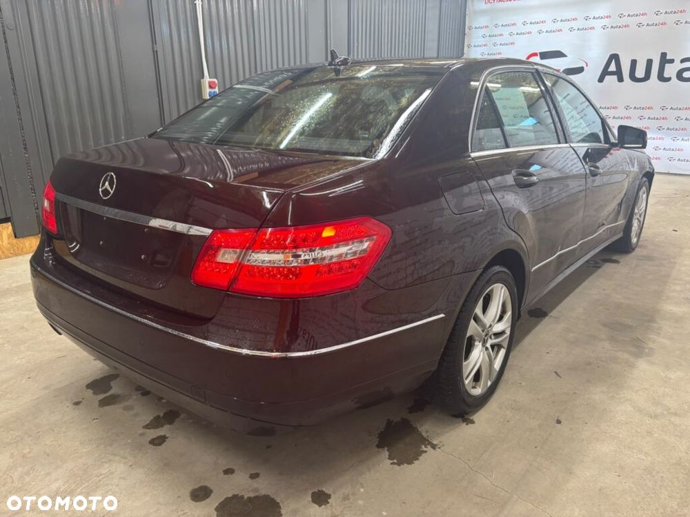 Mercedes-Benz E-Class 2010 photo 3