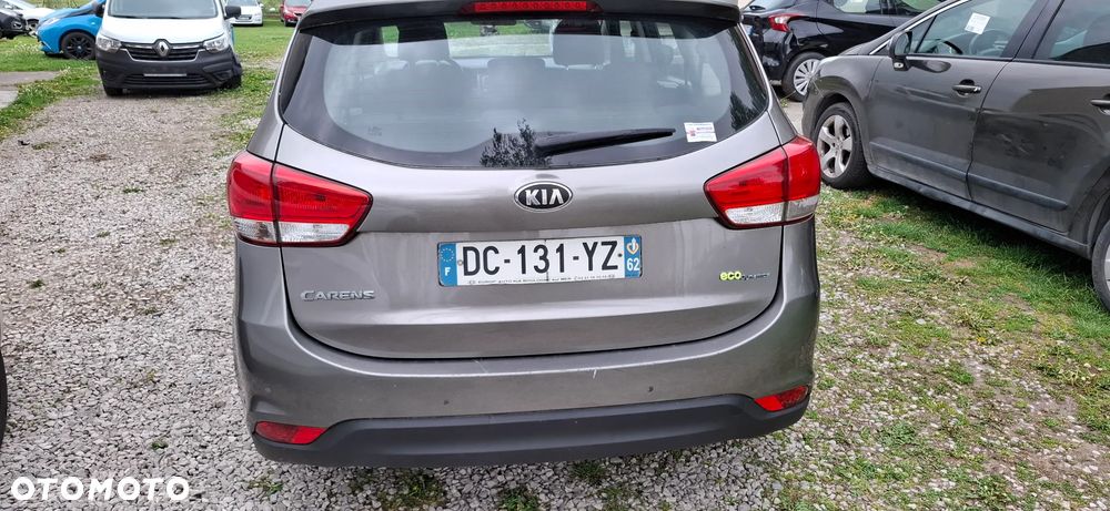 Kia Carens - 6