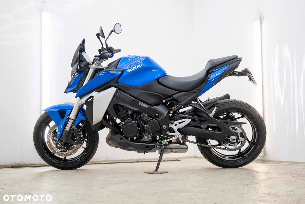 Suzuki GSX - 9