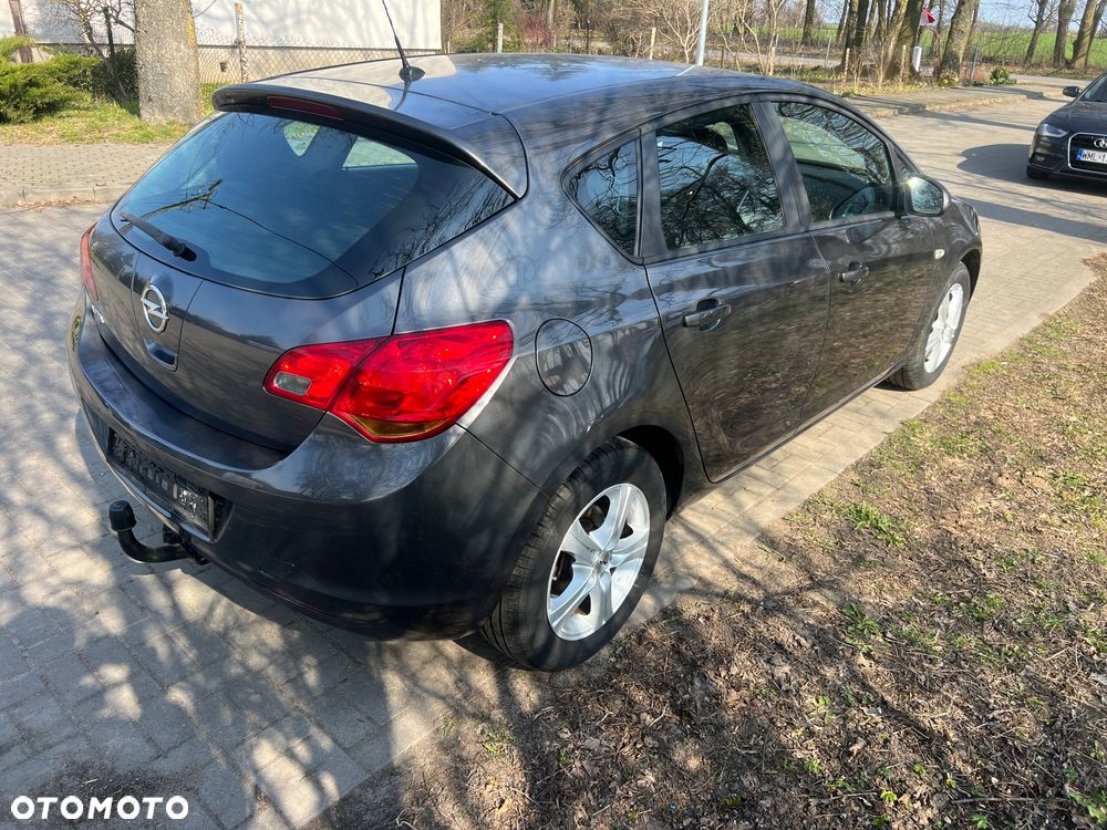 Opel Astra 1.6 Design Edition - 5