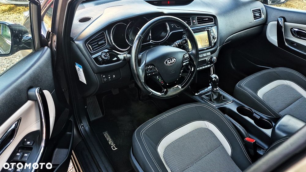 Kia Ceed 1.6 GDI XL - 30