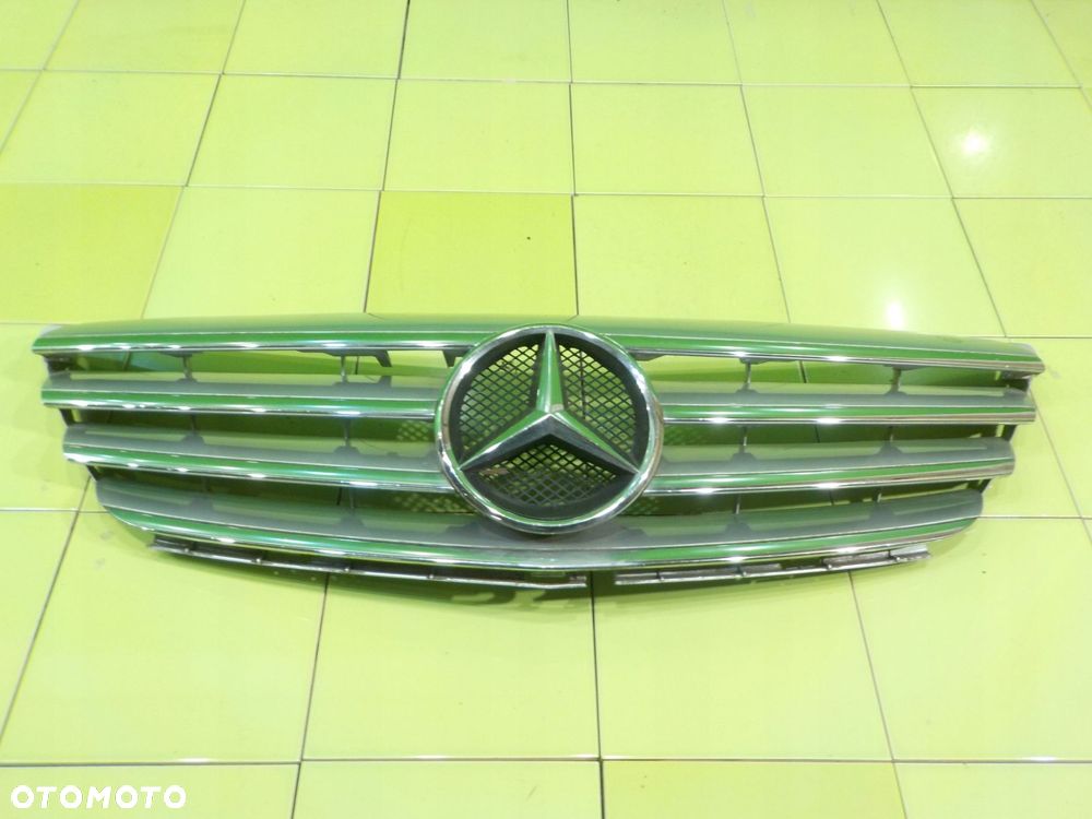 MERCEDES B W245 1.7 B 05r 5D atrapa grill A1698800783 - 1