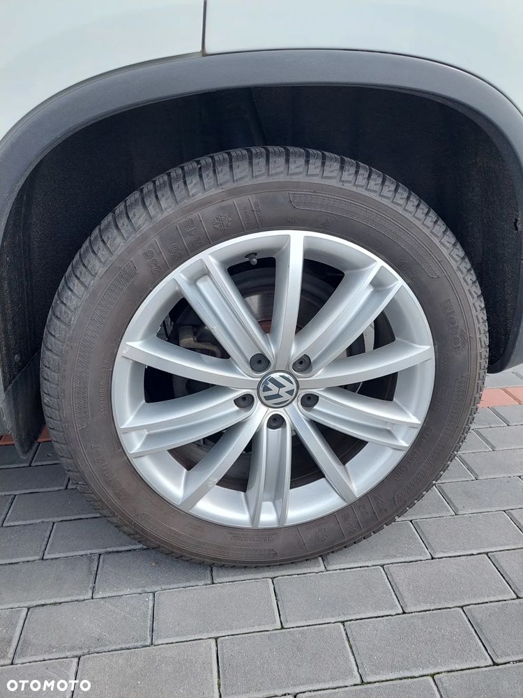 Volkswagen Tiguan 2.0 TDI DPF BlueMotion Technology Exclusive - 9