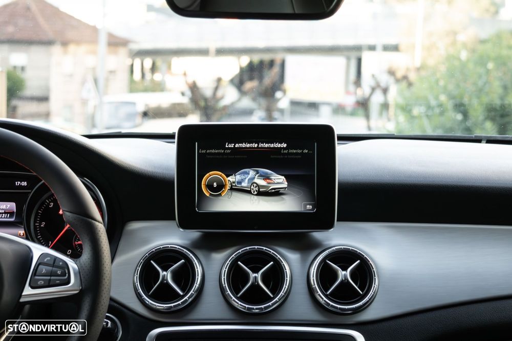Mercedes-Benz CLA 180 d AMG Line - 35