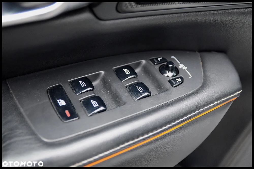 Volvo V90 Cross Country D5 AWD Ocean Race - 24