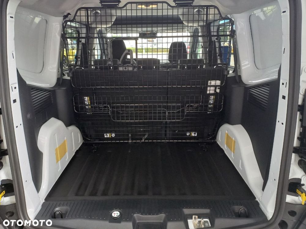 Ford Transit Courier - 18
