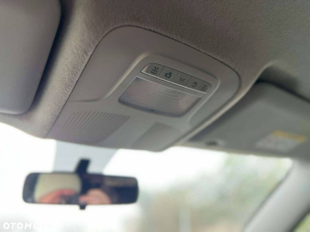 Mercedes-Benz Vito ver-tourer-l1-select-447-701 - 23