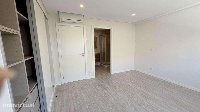 Arrenda-se T2 em Carcavelos (centro) - Grande imagem: 4/12