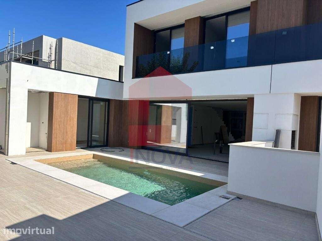 Moradia V4+1 com Piscina, Turiz - Grande imagem: 2/53