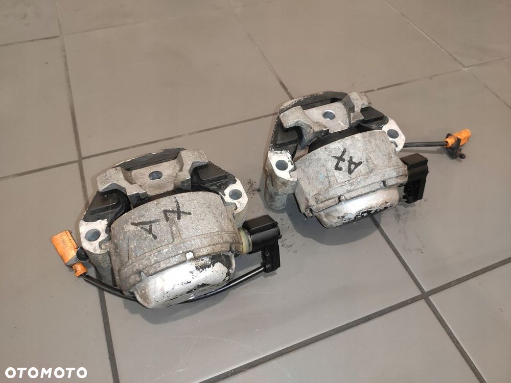 AUDI 3.0 TDI CRT A7 4G8 PODUSZKA SILNIKA PRAWA LEWA CZUJNIK ZDROWA ORYG - 1