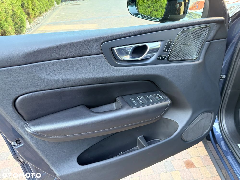 Volvo XC 60 B5 B AWD Ultra Dark - 15