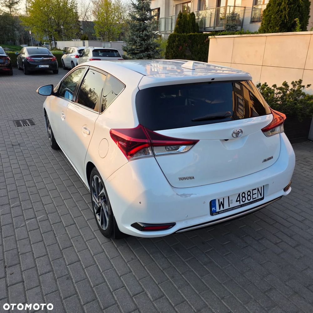 Toyota Auris 1.6 Premium Comfort - 6