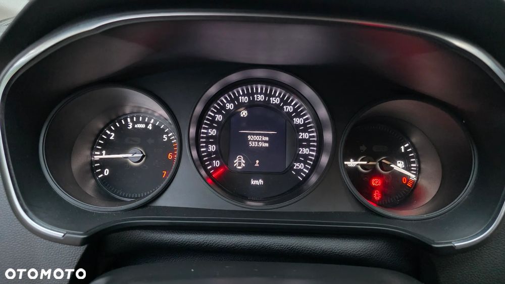 Renault Megane ENERGY TCe 100 PLAY - 32