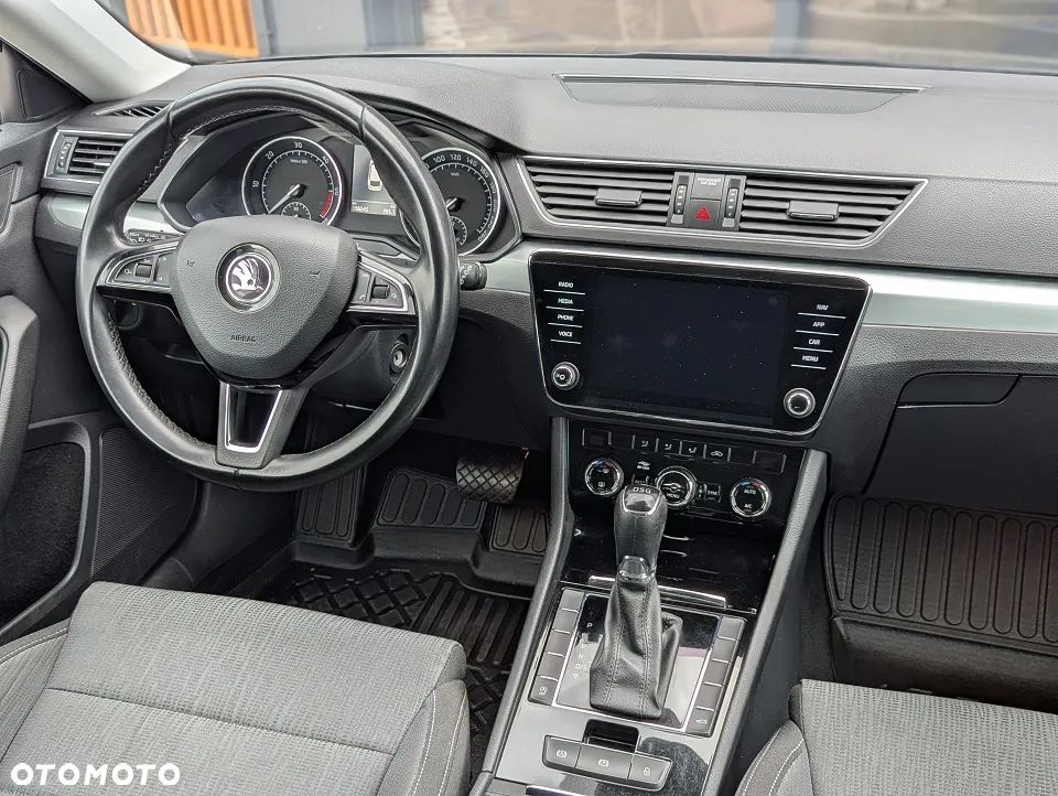 Skoda Superb 2.0 TDI DSG Ambition - 18