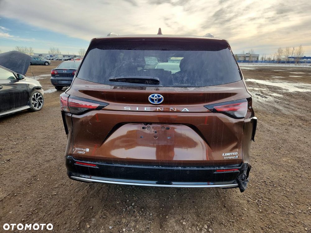 Toyota Sienna - 7