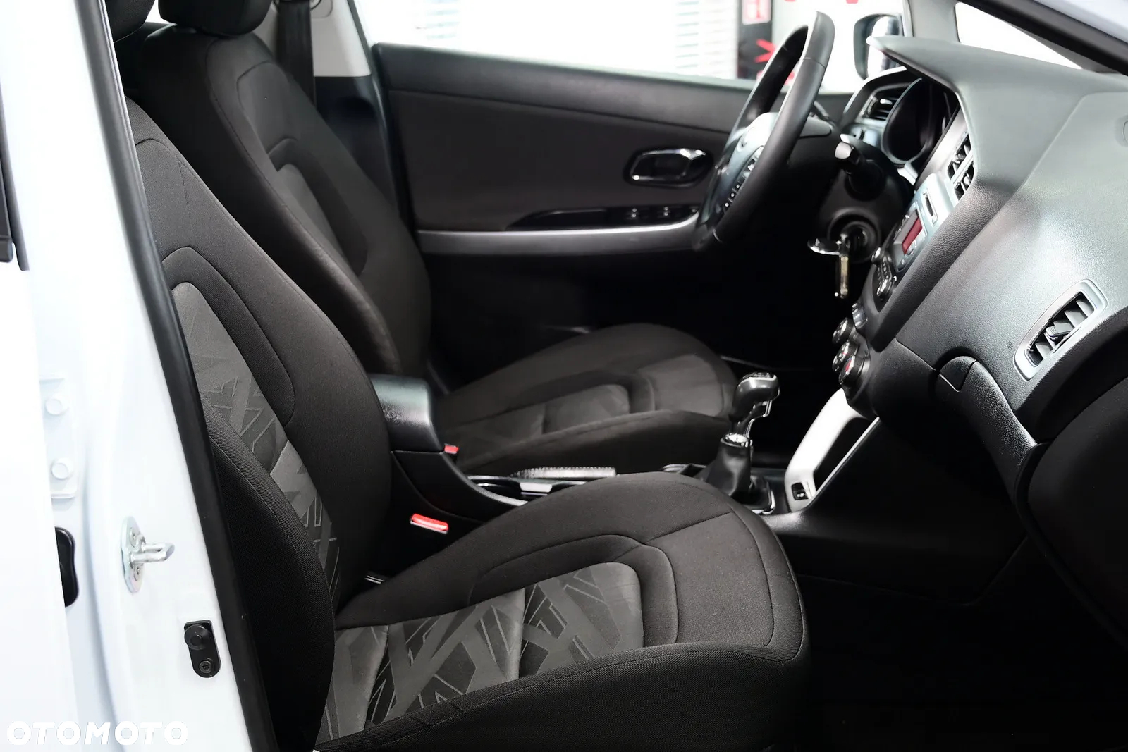 Kia Ceed - 22