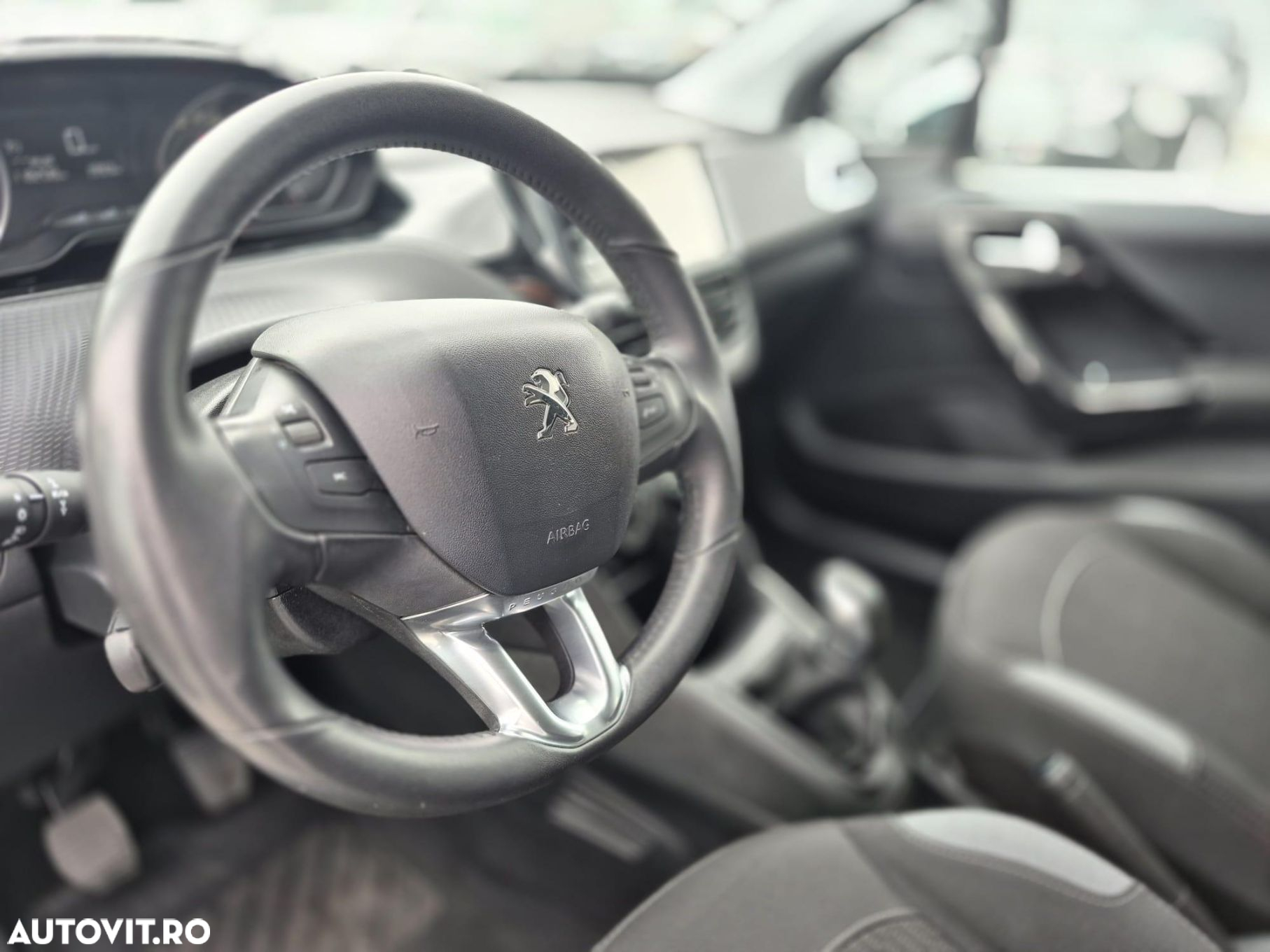 Peugeot 208 - 14