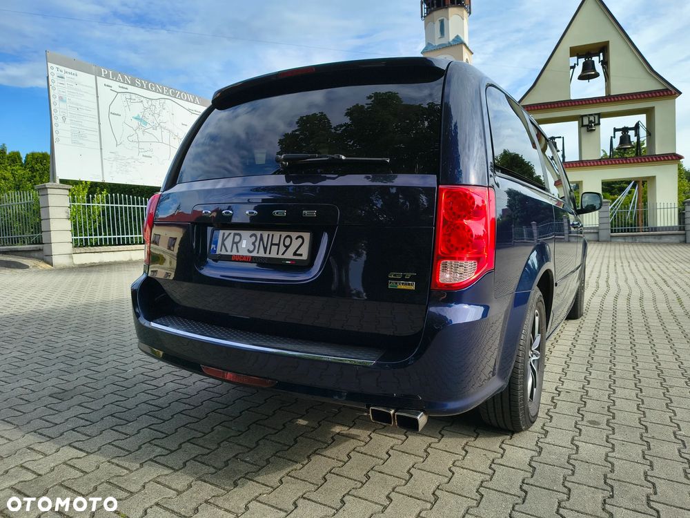 Dodge Grand Caravan - 4