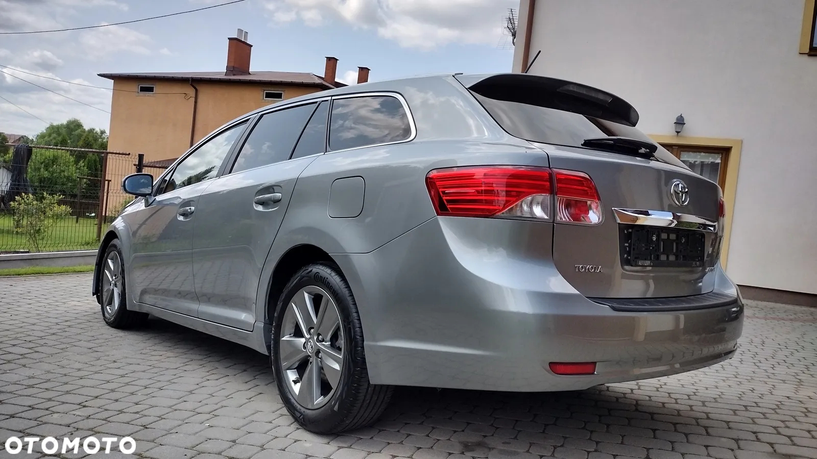 Toyota Avensis - 8