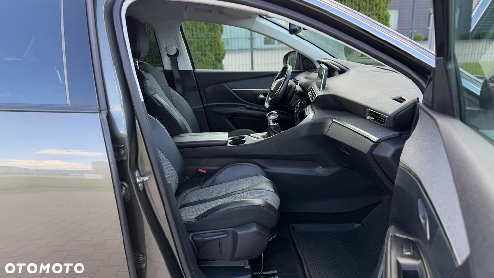 Peugeot 3008 1.6 BlueHDi Allure S&S - 28