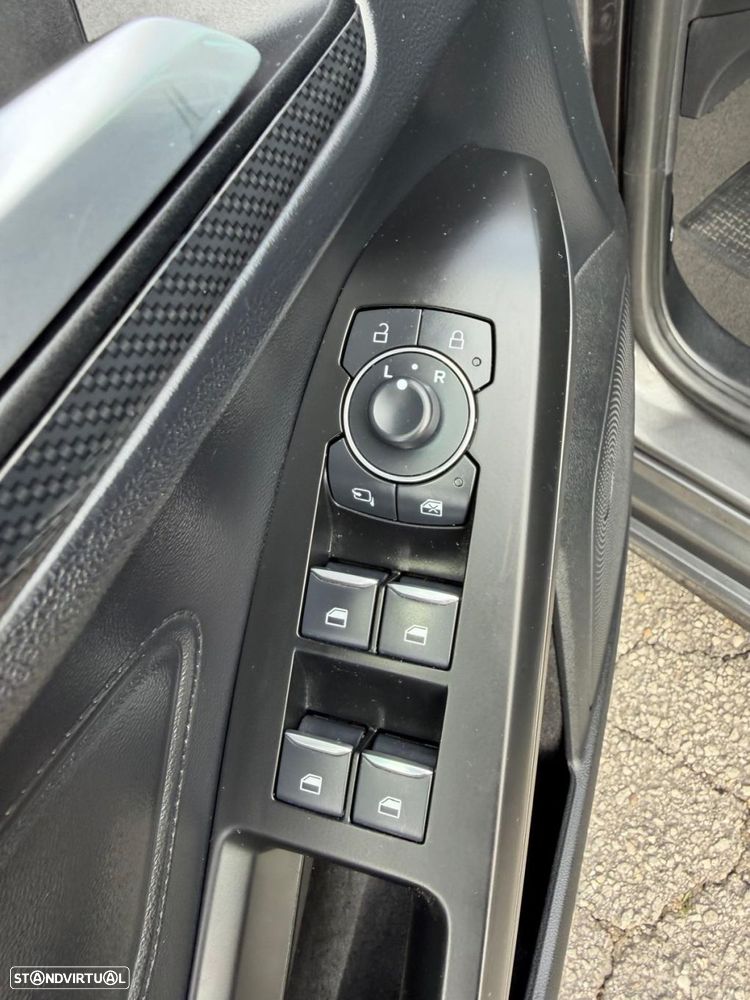 Ford Focus 1.0 EcoBoost MHEV ST-Line - 16