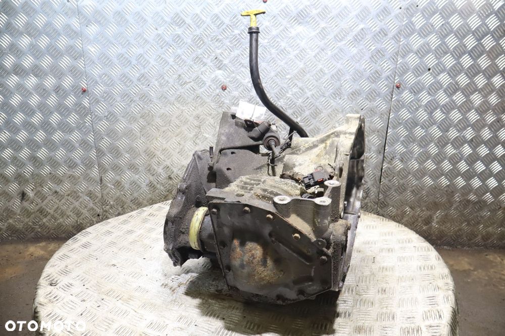 SKRZYNIA BIEGÓW AUTOMAT SEBRING II 2.7 P04799922AB - 4