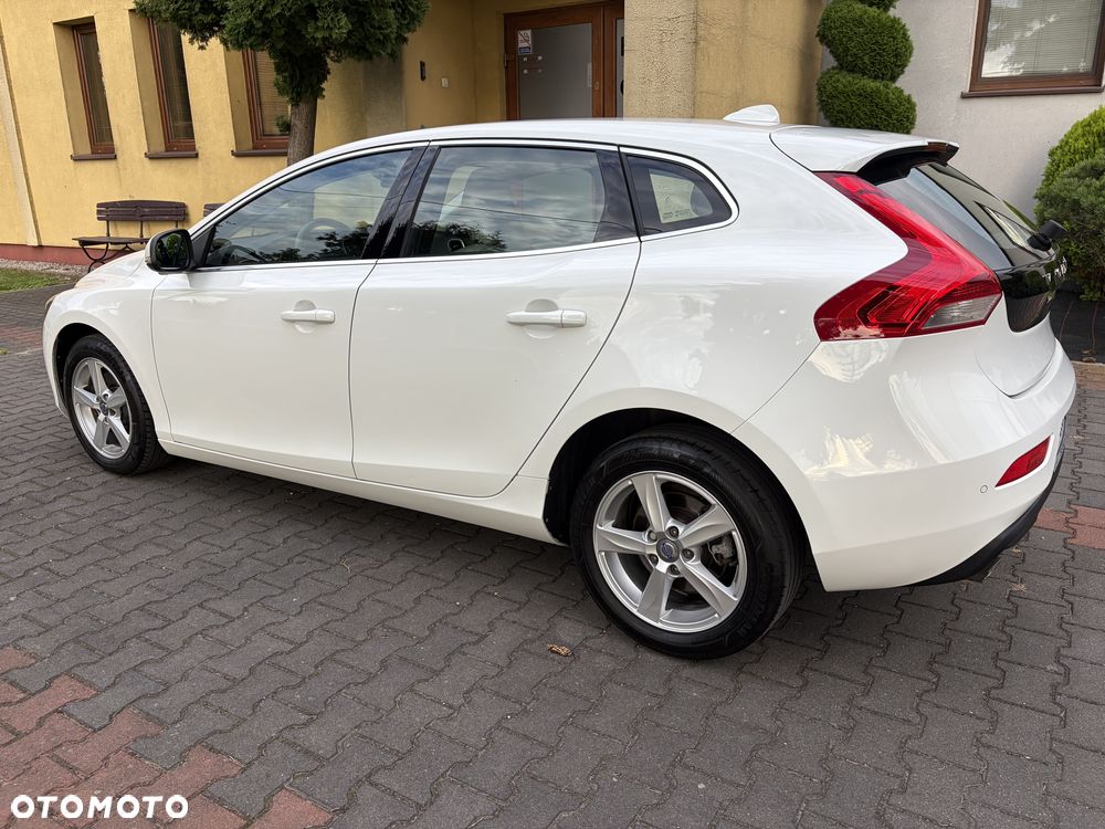 Volvo V40 D3 Momentum - 6