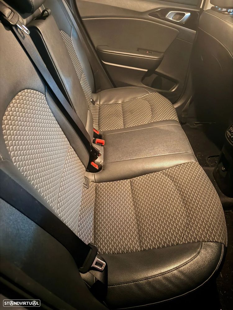 Kia Ceed SW 1.0 T-GDI TX+SRF - 23